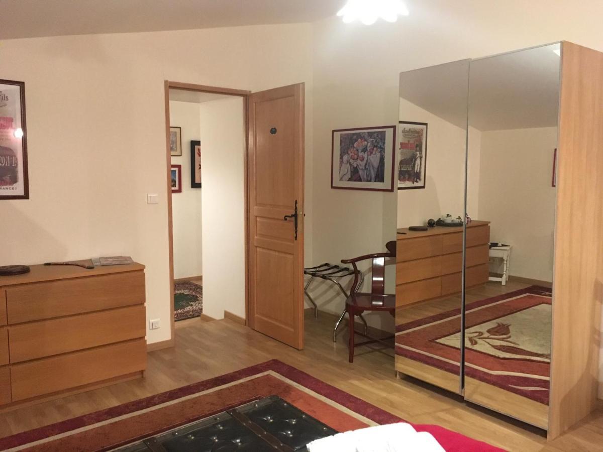 La Maison D'Olives Nouic Екстер'єр фото