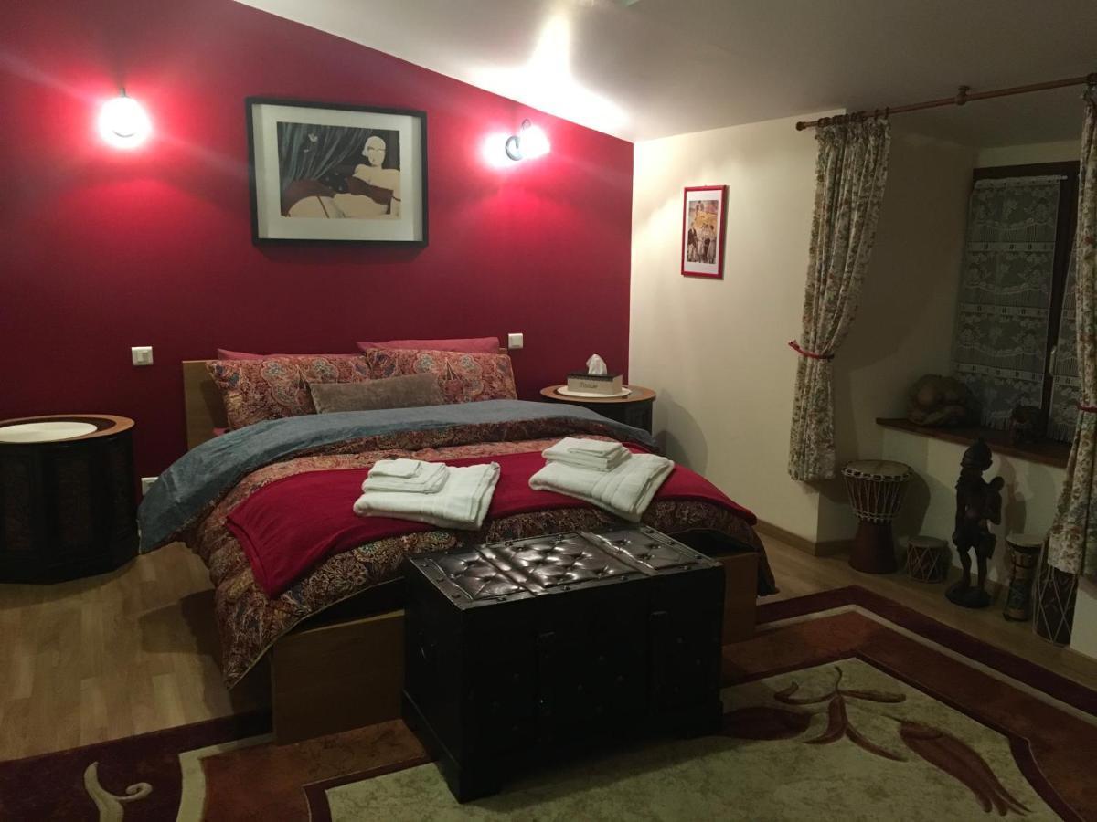 La Maison D'Olives Nouic Екстер'єр фото