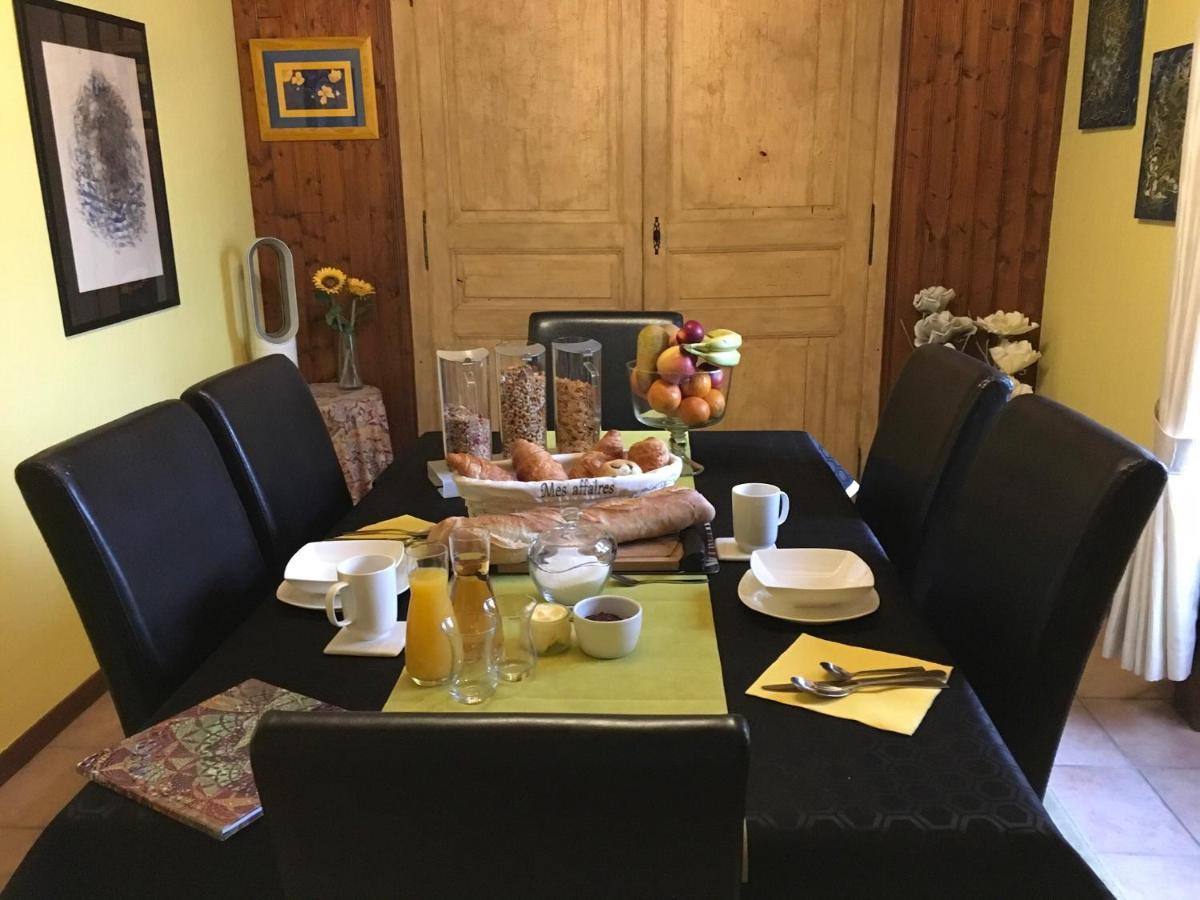La Maison D'Olives Nouic Екстер'єр фото