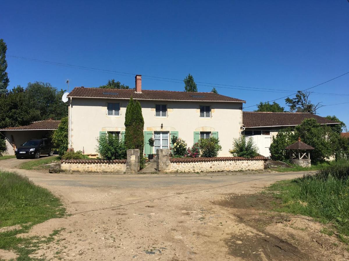 La Maison D'Olives Nouic Екстер'єр фото