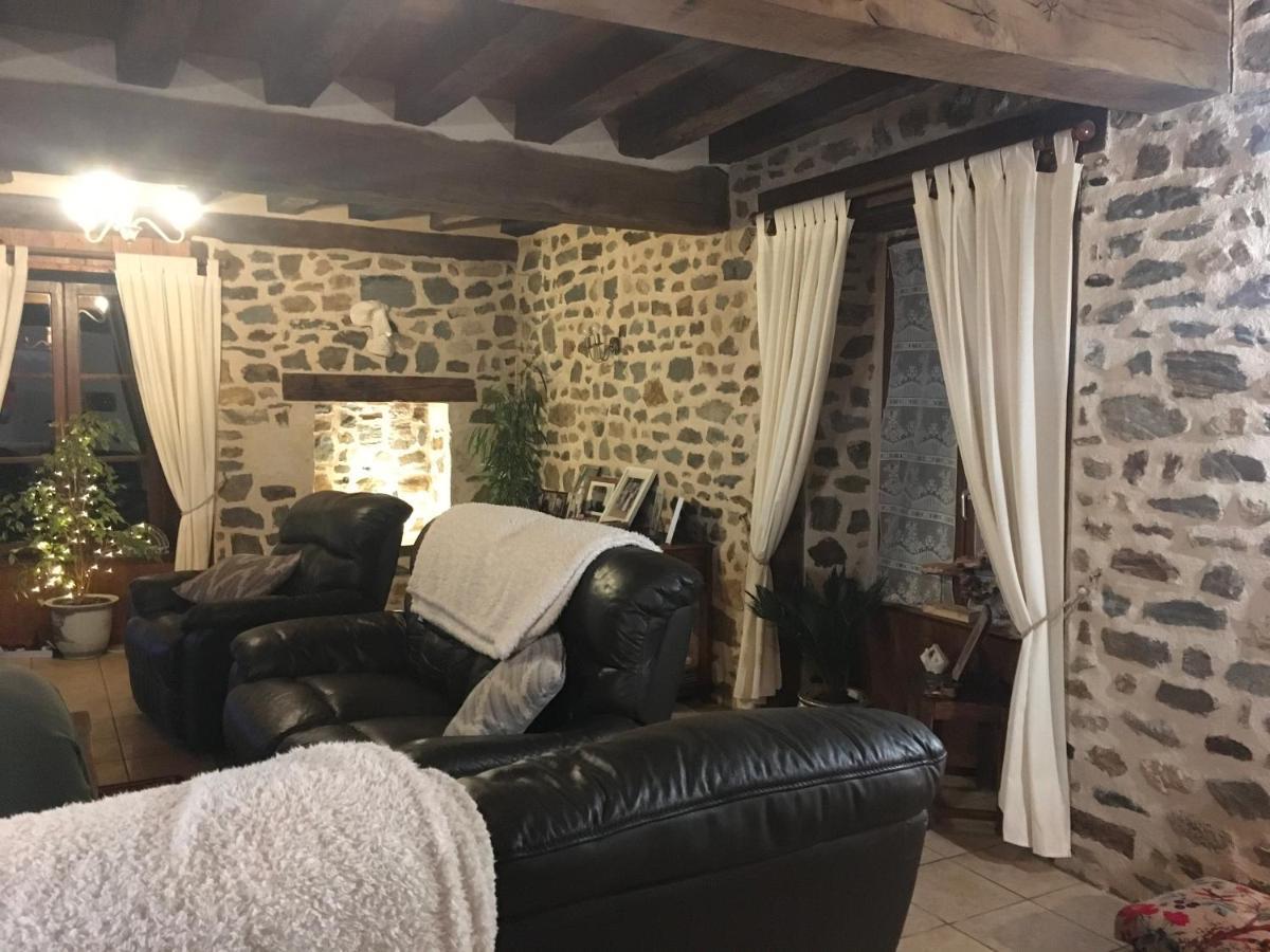La Maison D'Olives Nouic Екстер'єр фото
