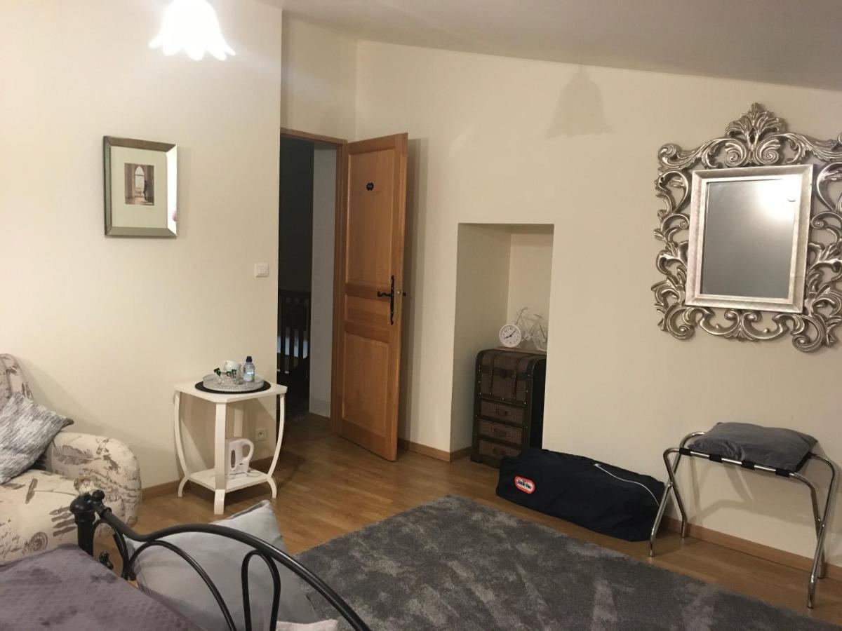 La Maison D'Olives Nouic Екстер'єр фото