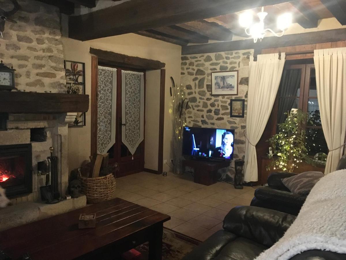 La Maison D'Olives Nouic Екстер'єр фото
