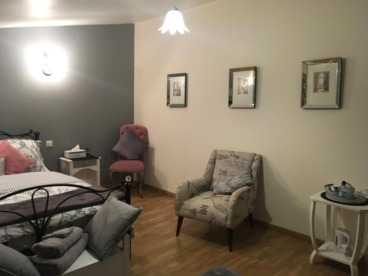 La Maison D'Olives Nouic Екстер'єр фото