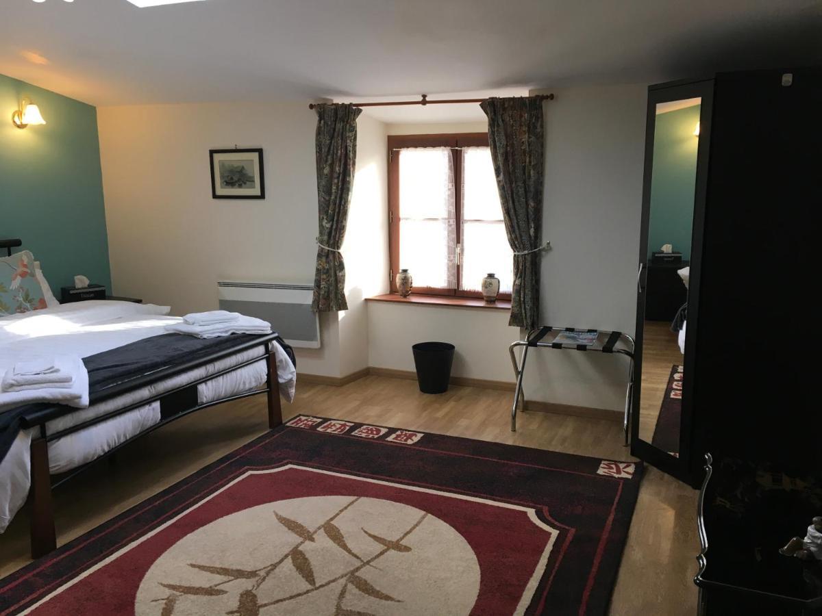 La Maison D'Olives Nouic Екстер'єр фото