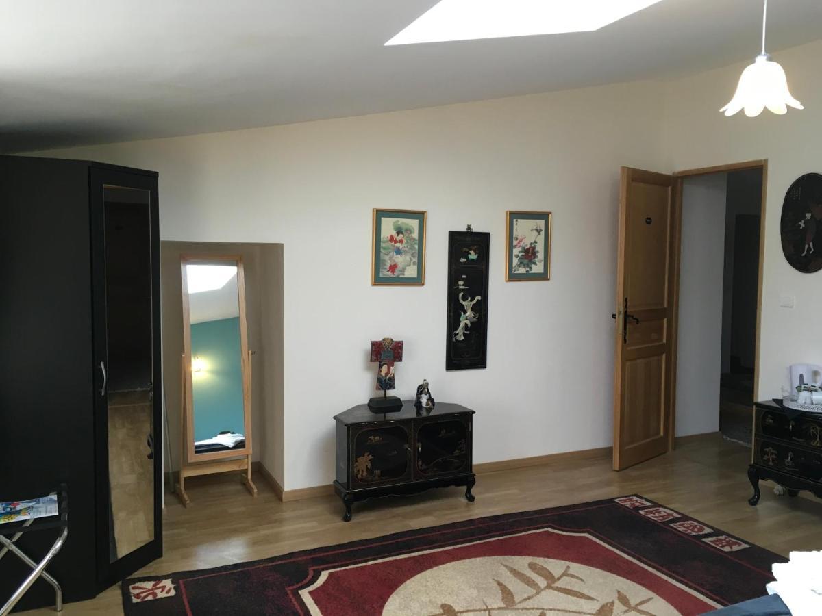 La Maison D'Olives Nouic Екстер'єр фото