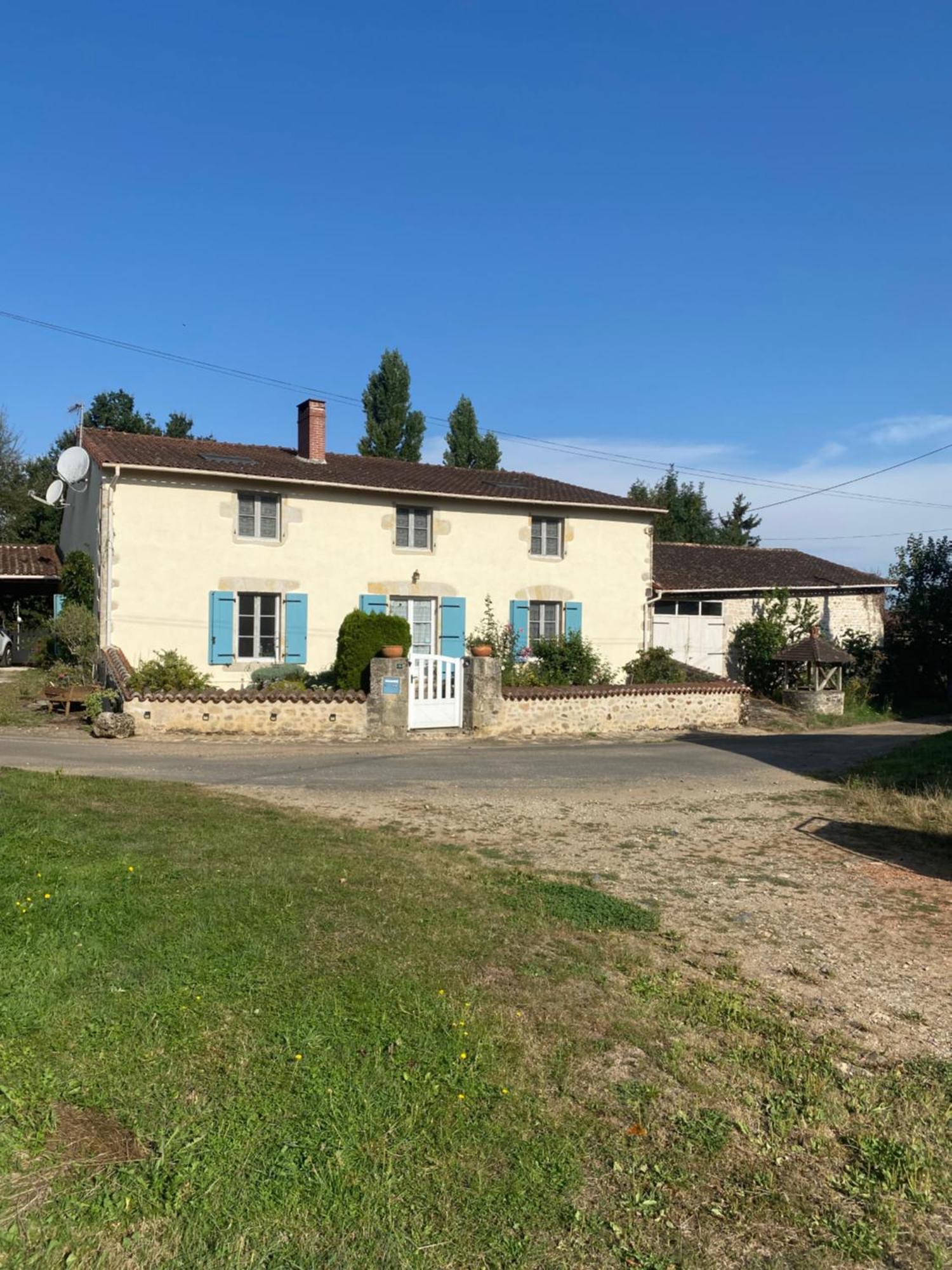 La Maison D'Olives Nouic Екстер'єр фото